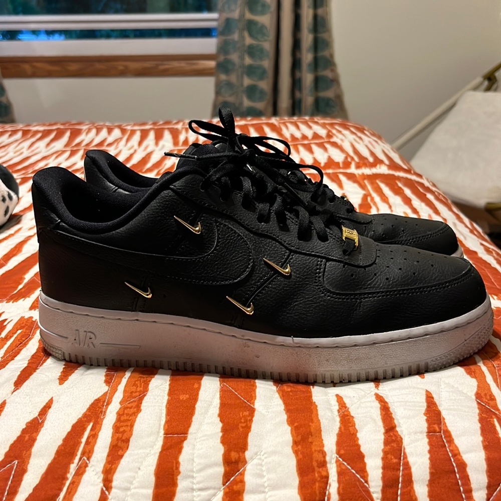 Women’s Black air forces